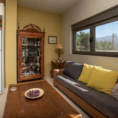 The Pine Flat Apartment *